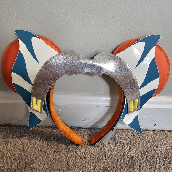 Disney Parks Ashley Eckstein Ahsoka Tano Ears Headband For Adults, Star Wars - Picture 3 of 10